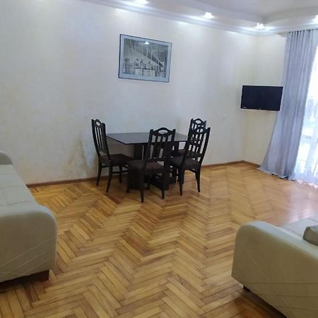 Apartment On 26 May Str Batumi Exterior foto